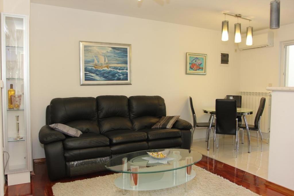 Holiday House Pine Tree Nerezisca Exterior foto