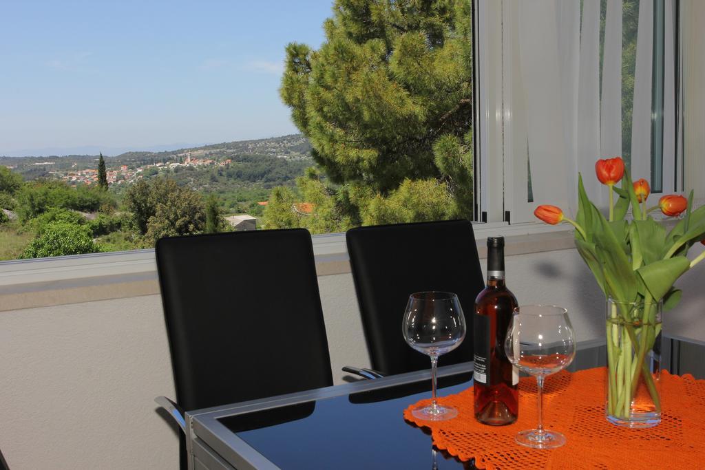 Holiday House Pine Tree Nerezisca Exterior foto